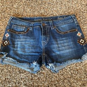 Cowgirl tuff sierra shorts size 31